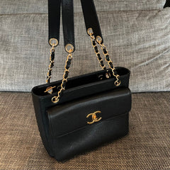 CC Vintage Turn-Lock Tote Bag 26cm Black Caviar Leather