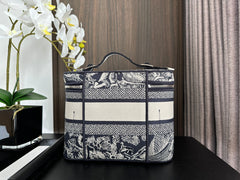 diortravel vanity 25 black embroidery