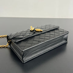 BV 26s Andiamo Pouch Black Intrecciato Leather 291434