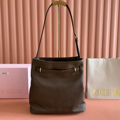 Miu 5BE101 Pouch Olive Cowhide 285394