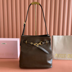 Miu 5BE101 Pouch Olive Cowhide 285394
