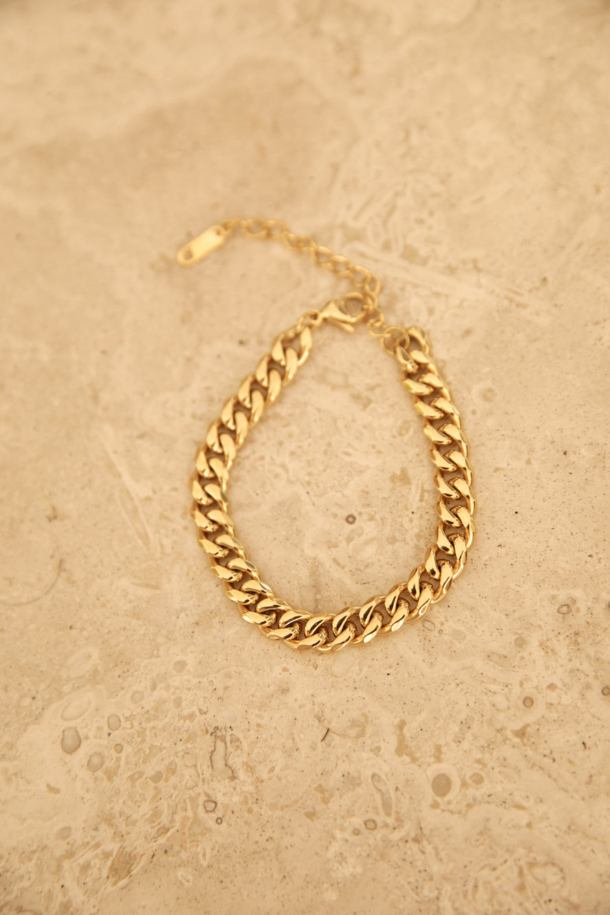 Wanderlust Love Chain Bracelet Gold