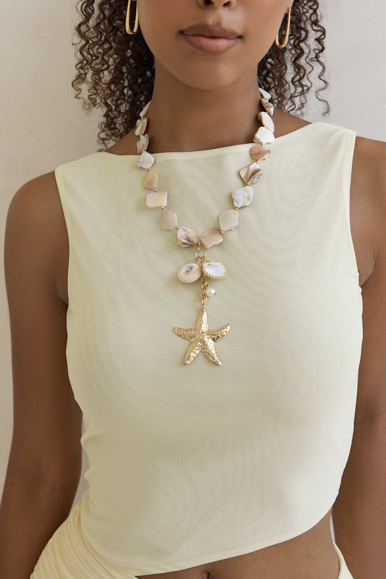 Scattered Waves Necklace Gold