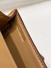 HM KELLY POCHETTE 22CM BROWN SWIFT GOLD HARDWARE