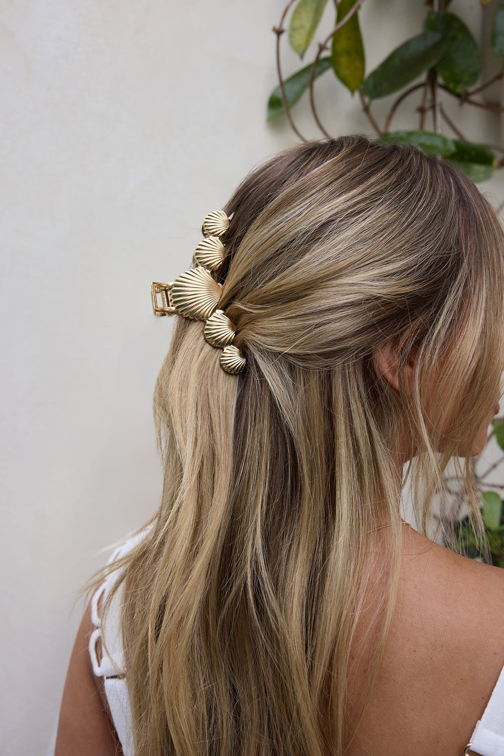 Sea Shell Claw Clip Gold