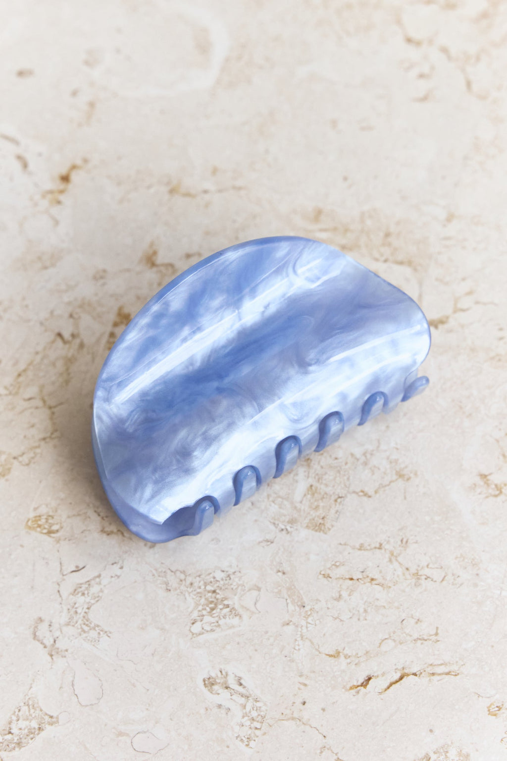Wave To Earth Hair Claw Blue