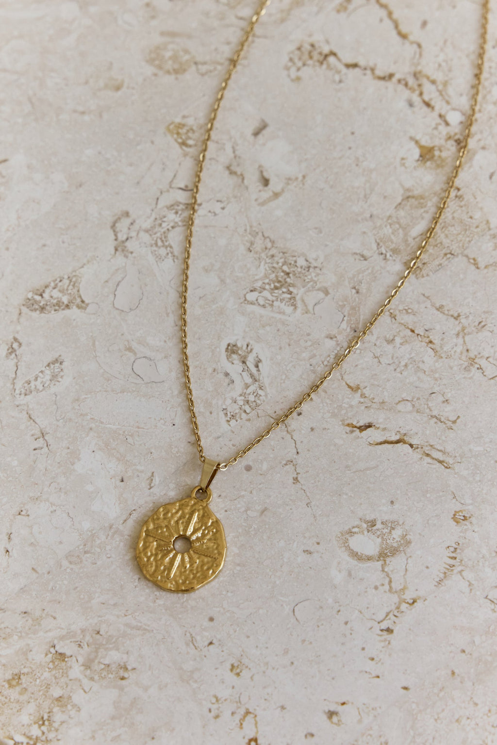 Hearts Core Necklace Gold