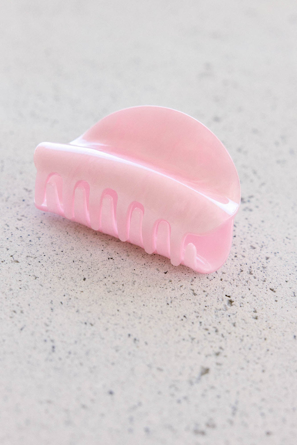 Wave To Earth Hair Claw Pink