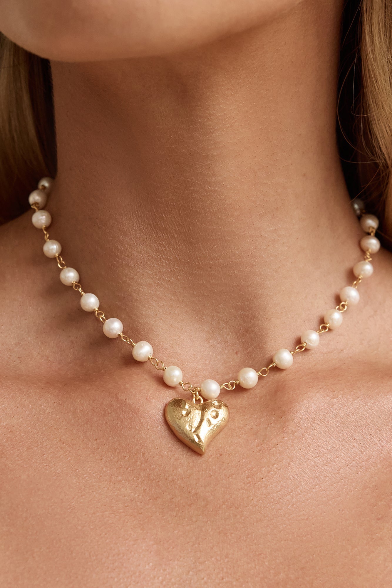 Love Pearl Necklace Gold