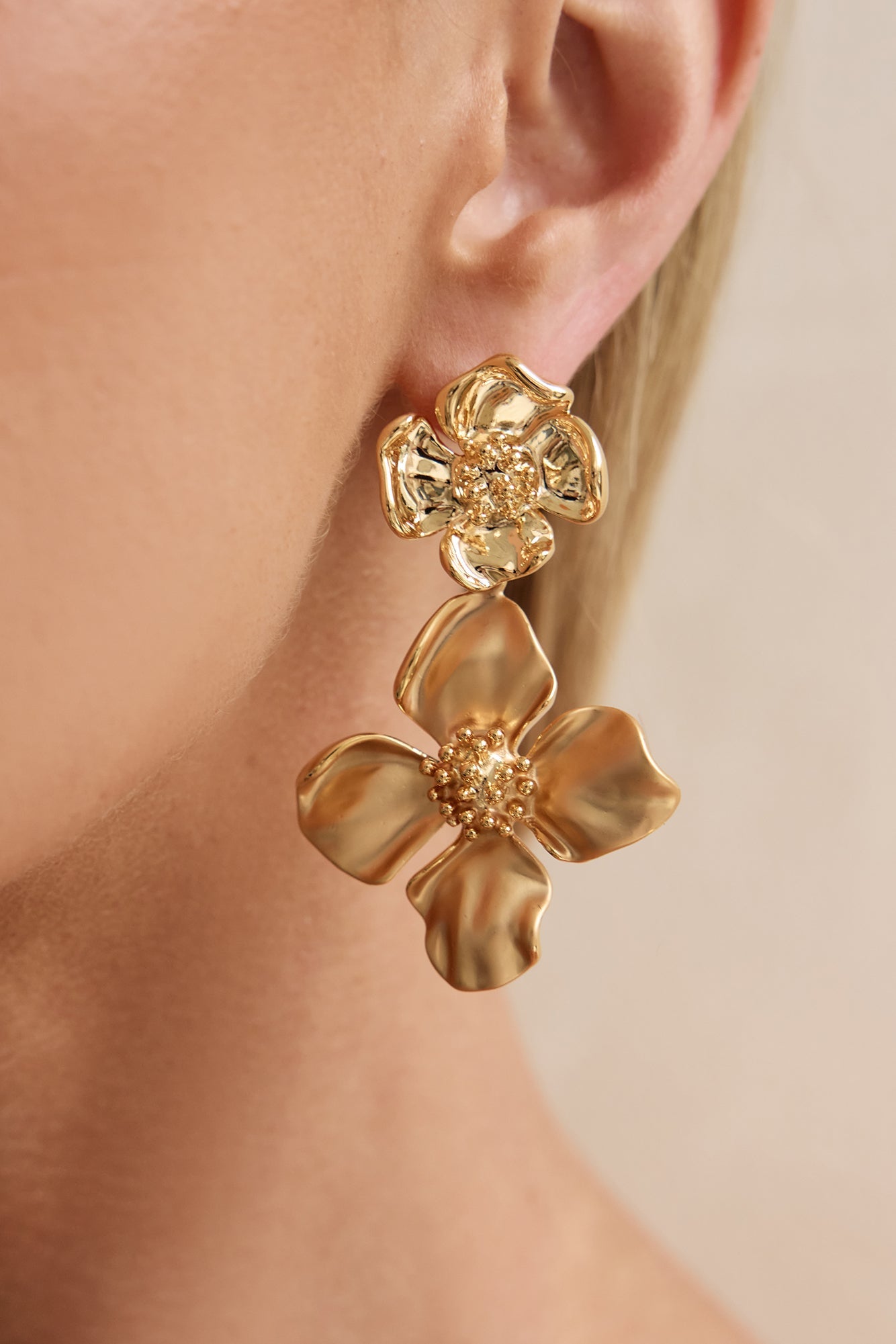 18k Gold Plated Island Flowers Earrings Gold