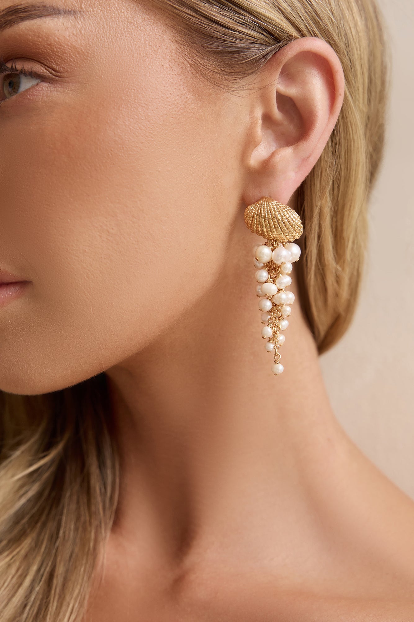 Seashell Pearl Earrings Gold