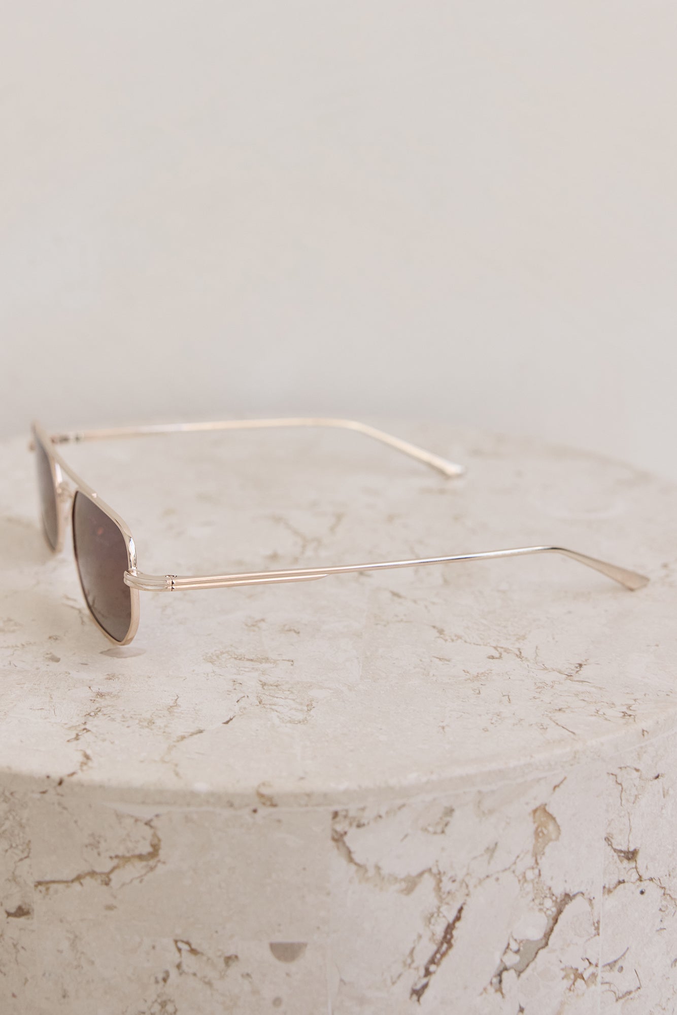 The Cameron Sunglasses Gold Chocolate Fade