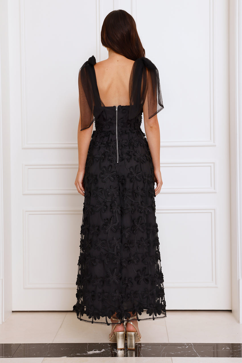 Distinguished Maxi Dress Black