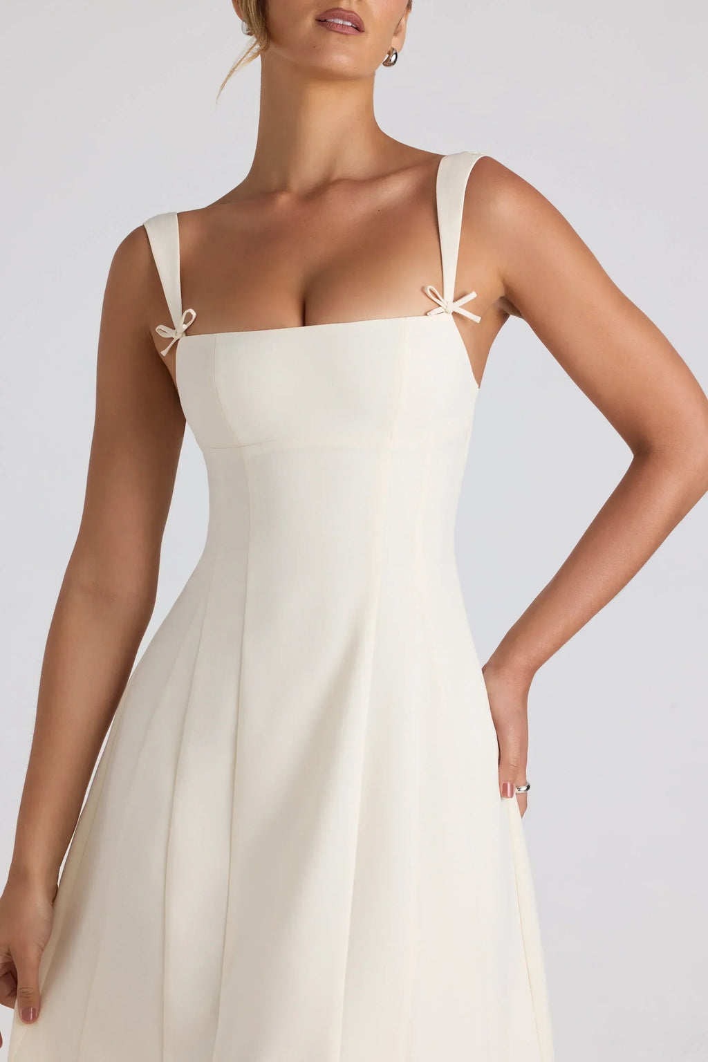 Bow-Detail Pleated A-Line Midi Dress In Ivory
