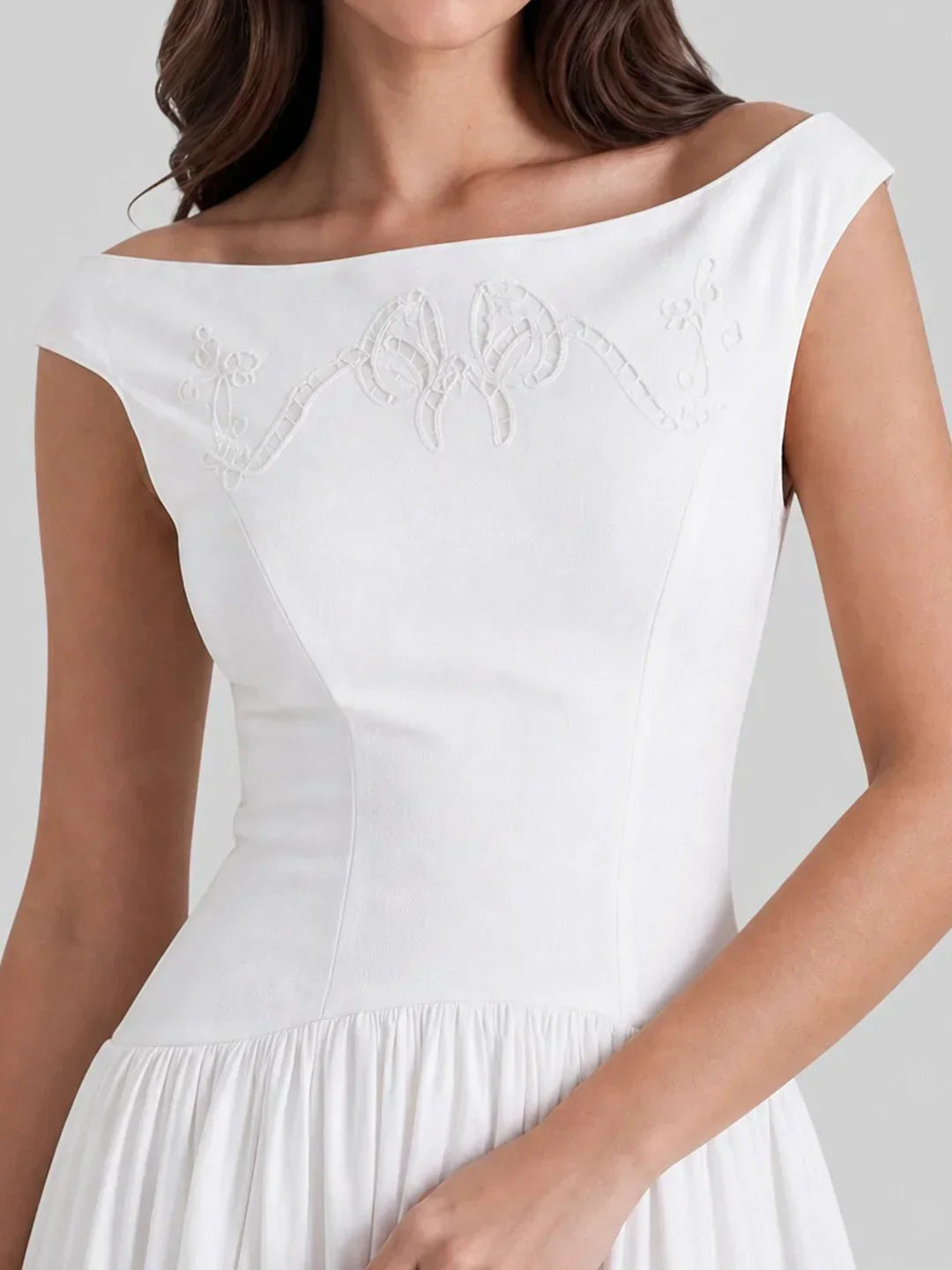 Exquisite Boat Neck Fil-Coupé Maxi Dress