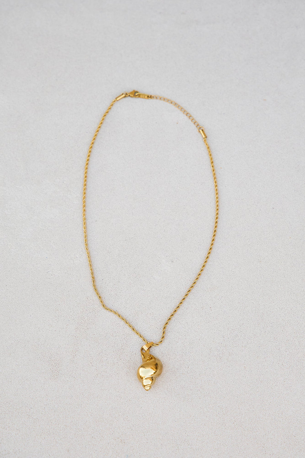 Ocean Shell Necklace Gold