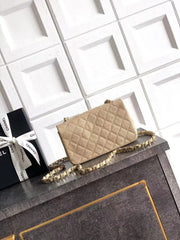 CC2026 Classic Bag 20cm Beige Raffia Leather