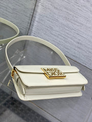 FLAP BAG 18 IN WHITE PATENT CALFSKIN