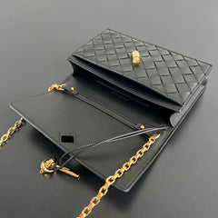 BV 26s Andiamo Pouch Black Intrecciato Leather 291434