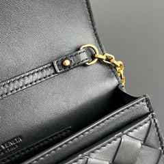 BV 26s Andiamo Pouch Black Intrecciato Leather 291434