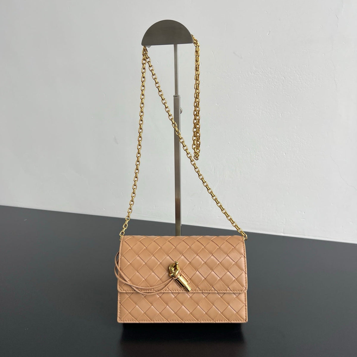 BV 26s Andiamo Pouch Beige Intrecciato Leather 291438