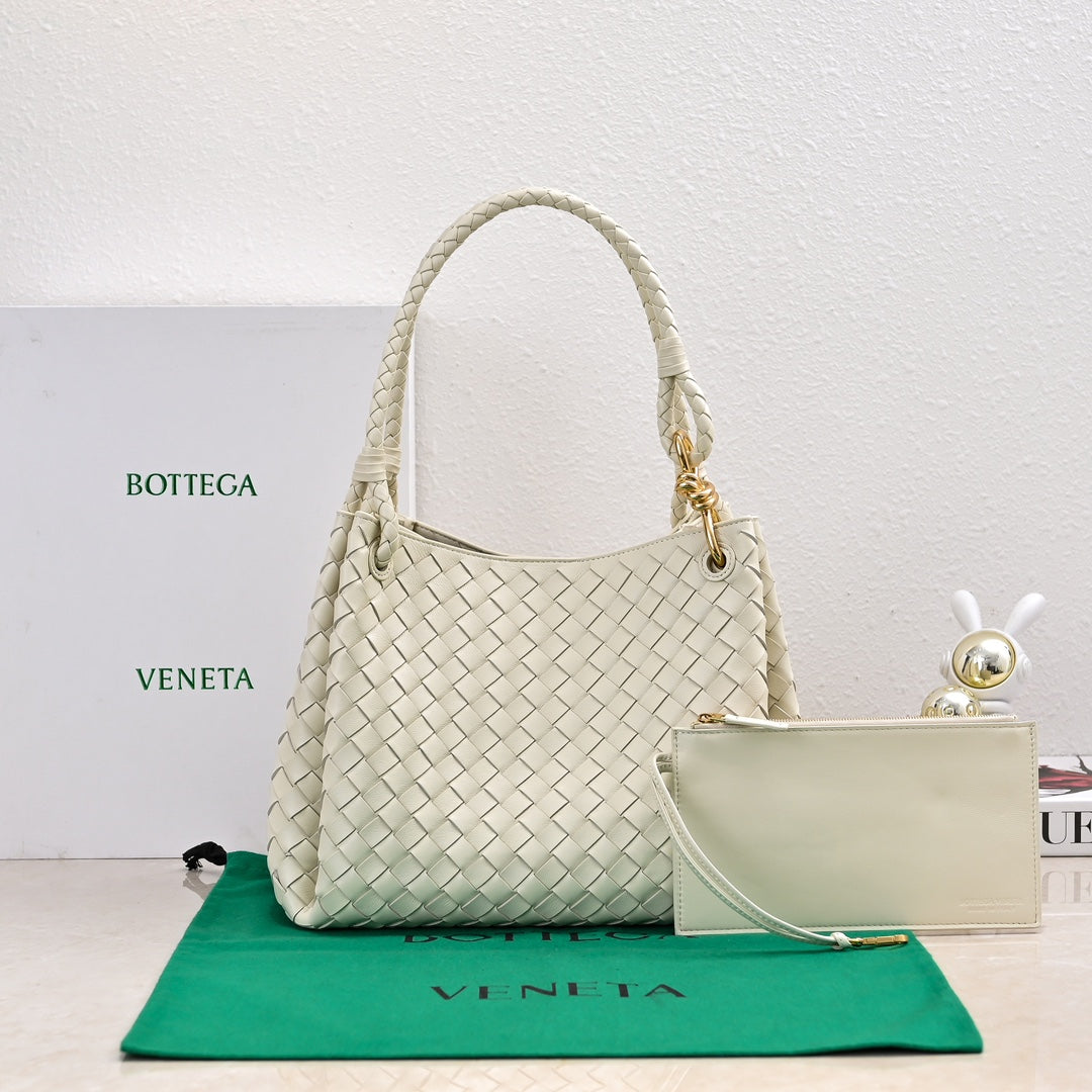 BV 26s Parachute Bag Cream Intrecciato Leather 291409