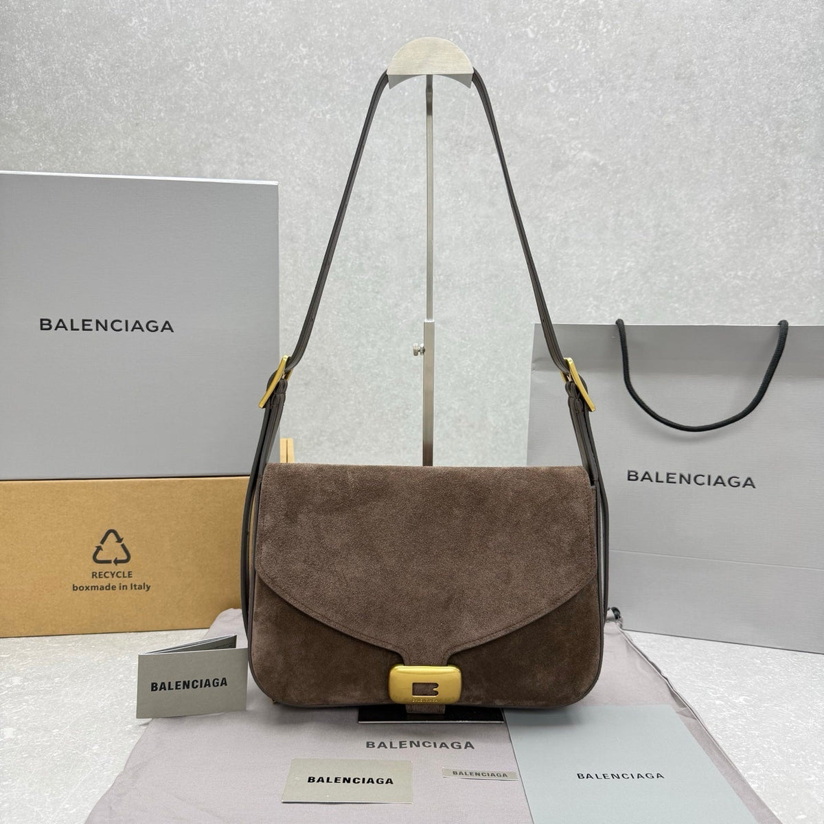 Clicca Shoulder Bag Medium Coffee Suede