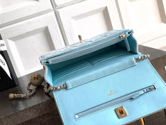 CC 26C Flap Bag 20 Light Blue Velvet
