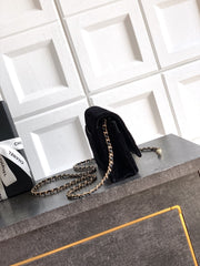 CC 26C Flap Bag 20 Black Velvet
