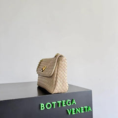 Bottega Veneta 2026 Madison Intrecciato Bag 27cm Beige Leather
